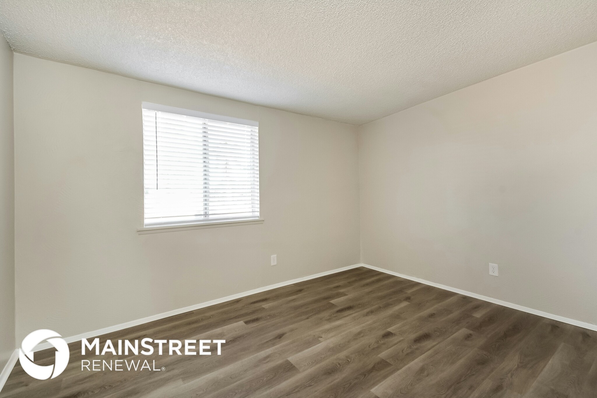 Building Photo - 4550 S Lotus Cir