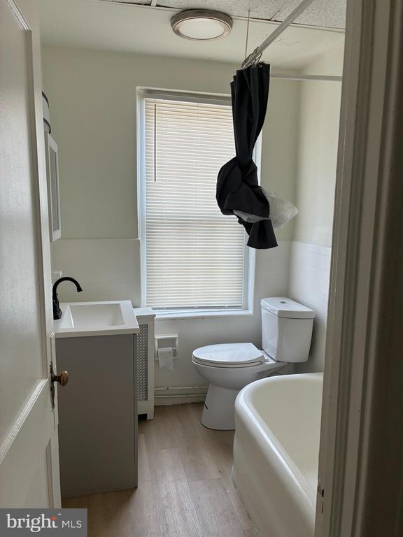 Building Photo - 260 N Wycombe Ave