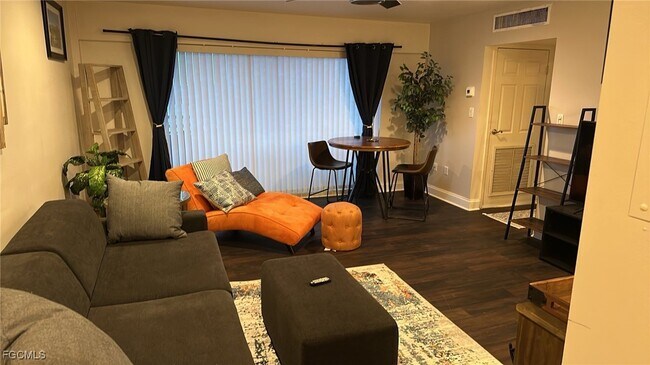 Building Photo - 2350 W First St