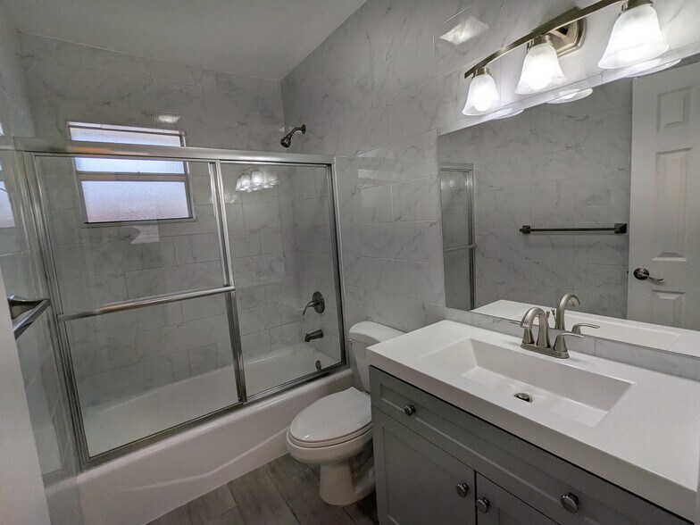 Bathroom - 2490 NE 184th St