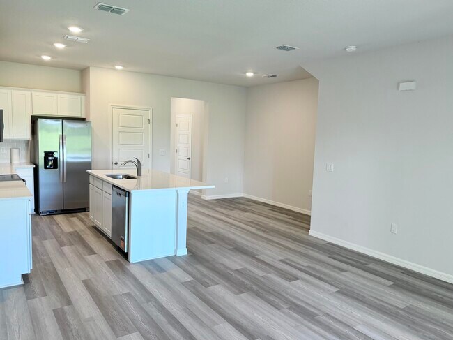 Building Photo - 12813 SW Forli Wy