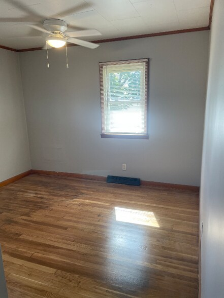 Building Photo - 409 Bond St