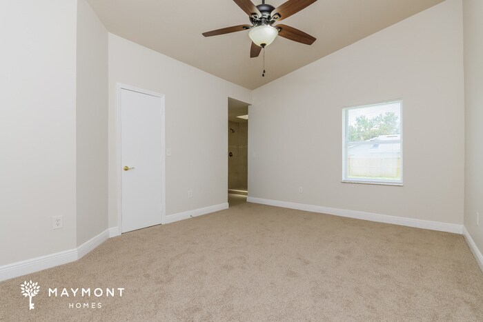 Building Photo - 335 Medina Ct