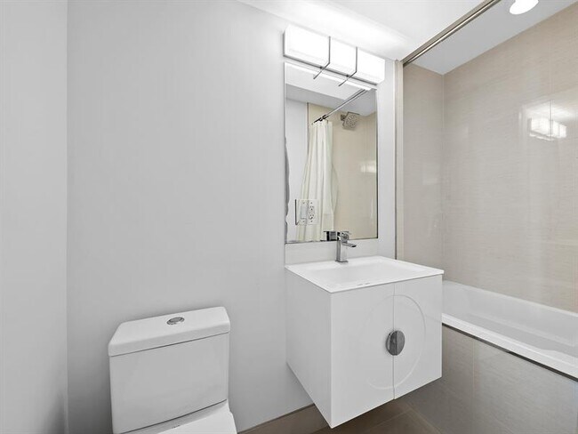 Building Photo - 2000 S Ocean Dr