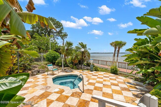 Building Photo - 225 S Tropical Trail