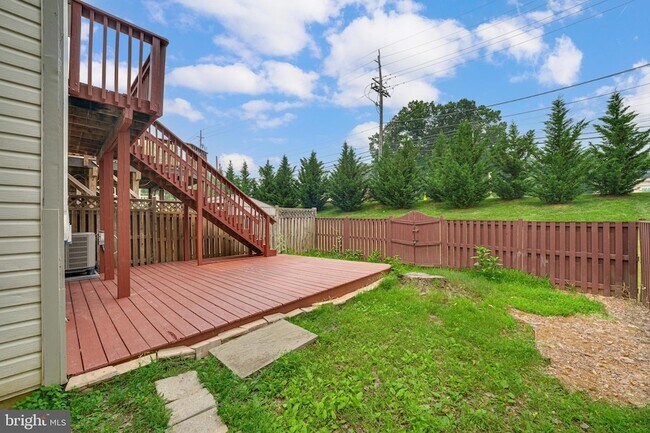 Building Photo - 8101 Chelaberry Ct