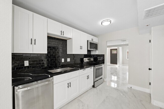 Building Photo - 7826 E Heatherbrae Ave