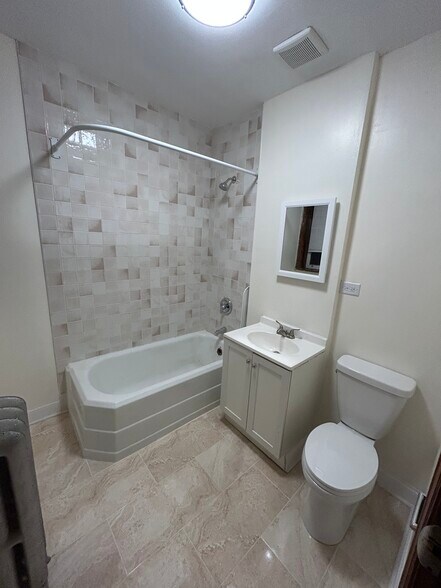 Building Photo - 1929 N Humboldt Blvd