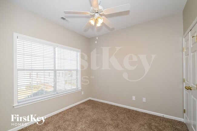 Building Photo - 221 Bentmoor Ln