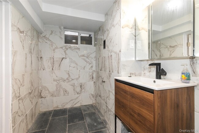 Building Photo - 5 Prospect St