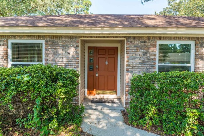 Building Photo - 10383 Chatwood Ct