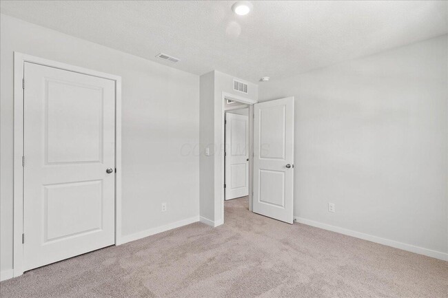 Building Photo - 1489 Jarry Ave