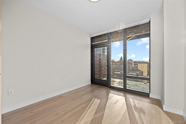 Building Photo - 38-20 Parsons Blvd