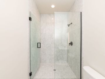 Building Photo - 1220 N Bosworth Ave
