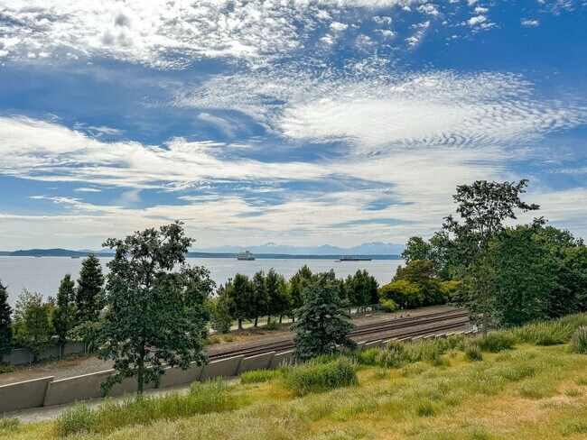 Building Photo - 2929 1st Ave