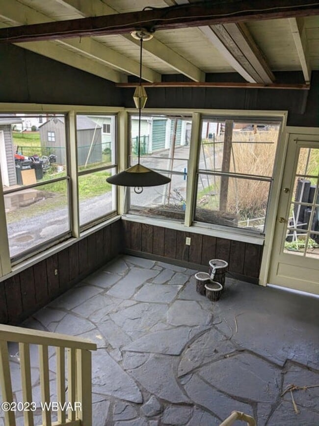 Building Photo - South Side Efficiency