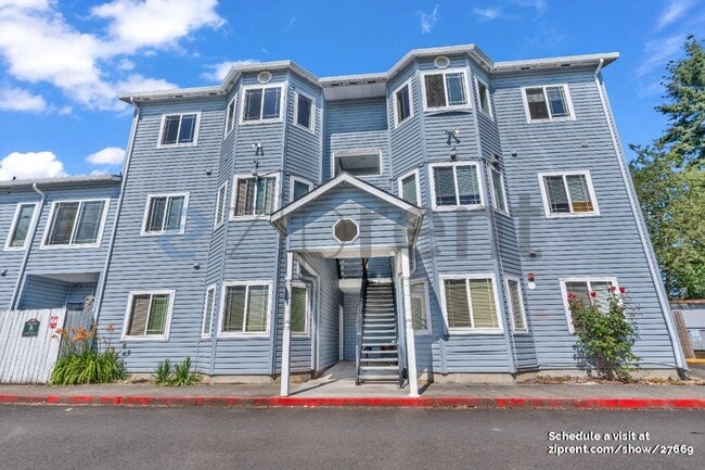 Building Photo - 12239 SE Bush St