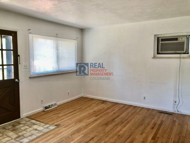 Building Photo - 3012 Butternut Dr