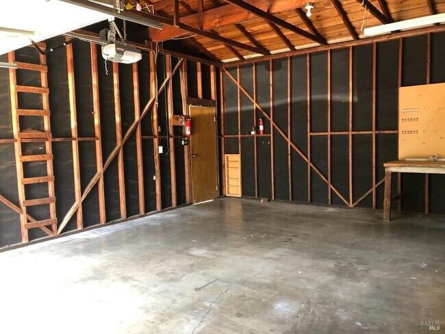 Building Photo - 3640 Wallace Rd