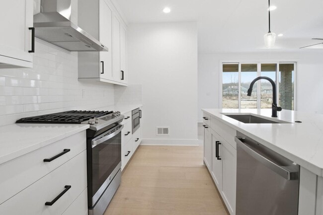 Building Photo - 5980 Willow Grove