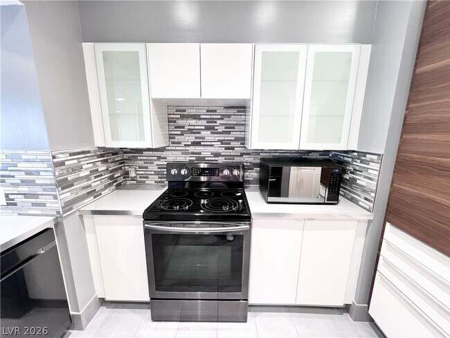 Building Photo - 6955 N Durango Dr