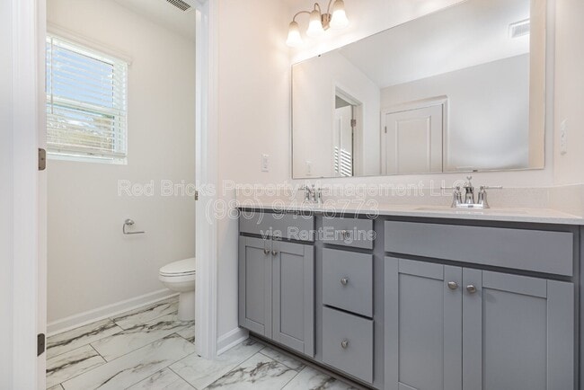 Building Photo - 3160 Lilac Grove Dr