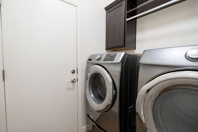 Building Photo - *POOL* Beautiful Gilbert Home Nestled at the Base of the San Tan Mountains