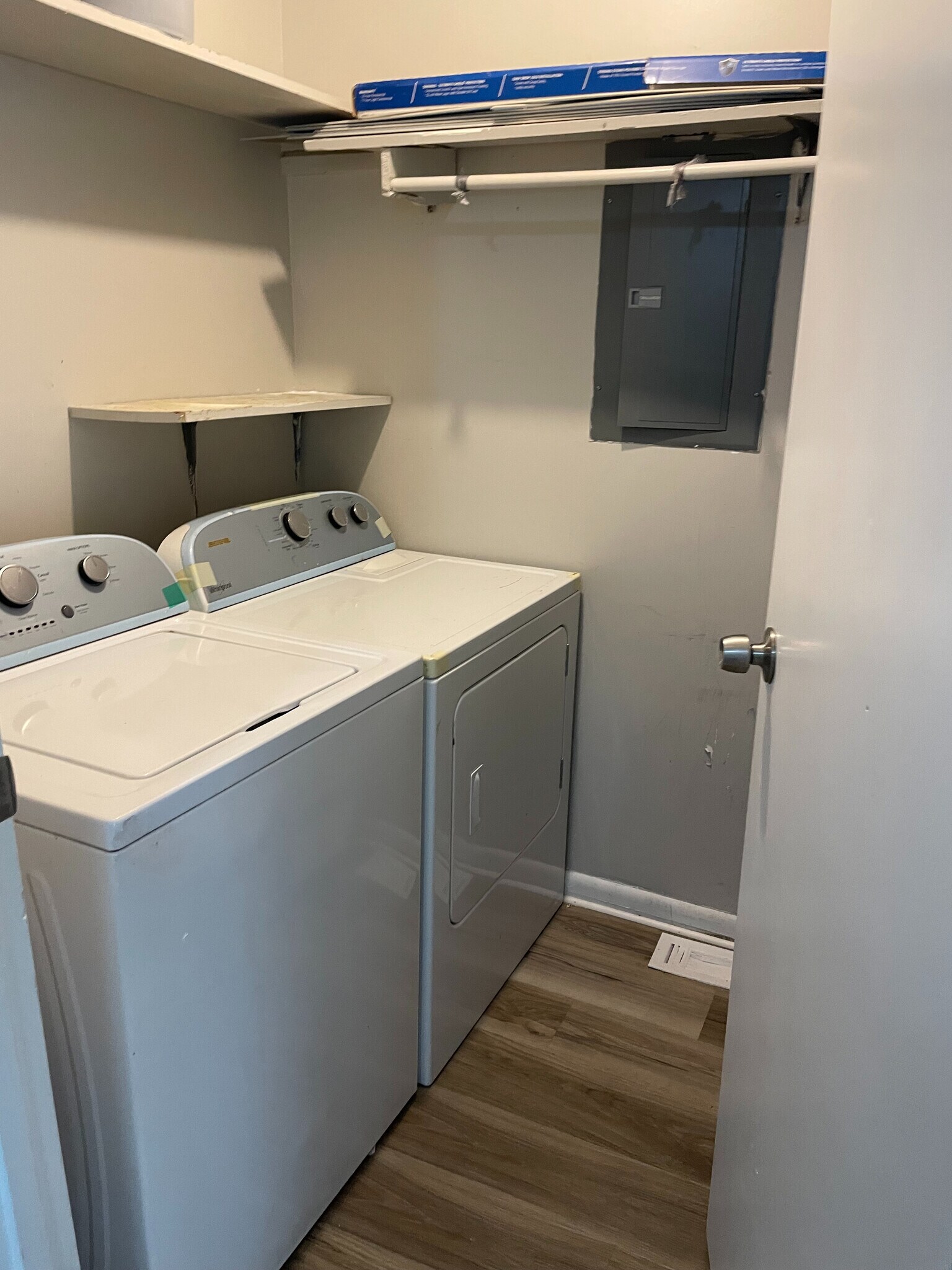 Building Photo - Room in Duplex on New Dawn Ct