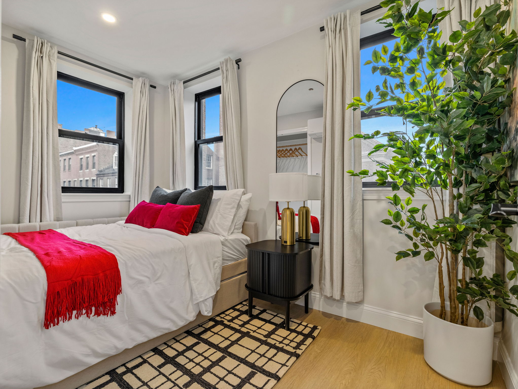 Building Photo - 193 Salem St