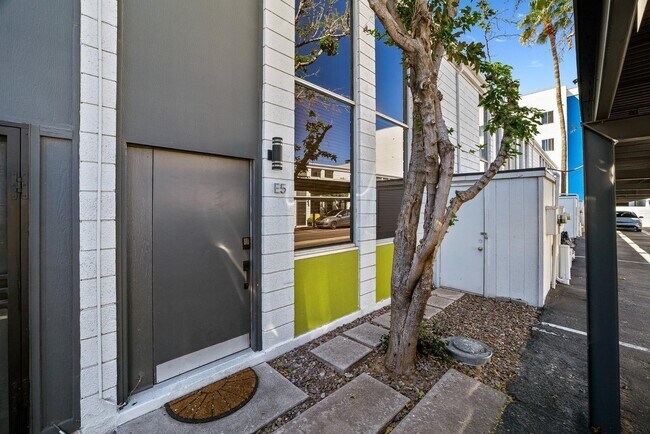 Building Photo - 385 W Pierson St