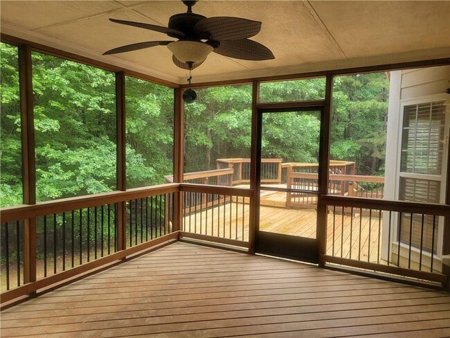 Building Photo - 5555 Holly Springs Dr