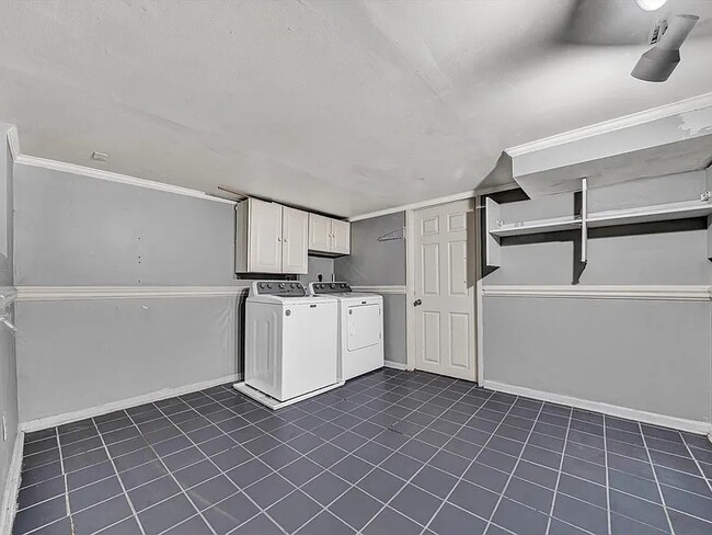 Building Photo - 2509 Rosalind Ave SW