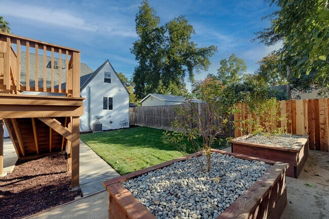 Building Photo - 4204 51st St