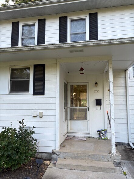 Primary Photo - 17 Dewitt St