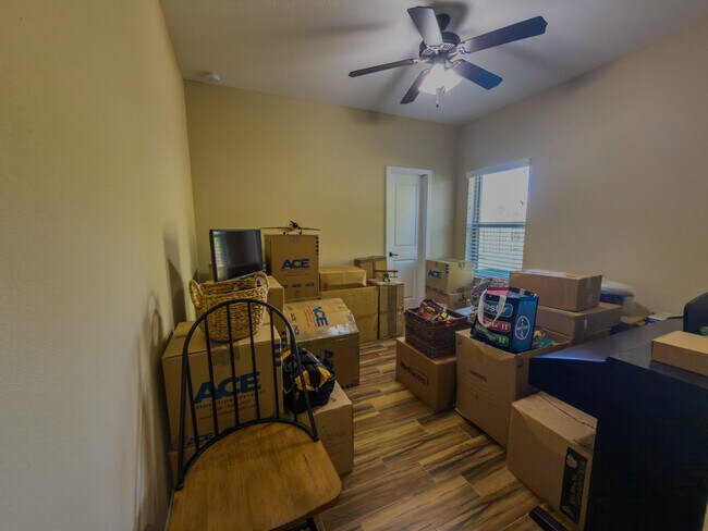 Building Photo - 2512 Cove Rd