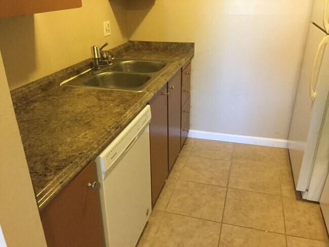 Building Photo - Cute upper-level 1bd. in Rohnert Park ~ Available NOW