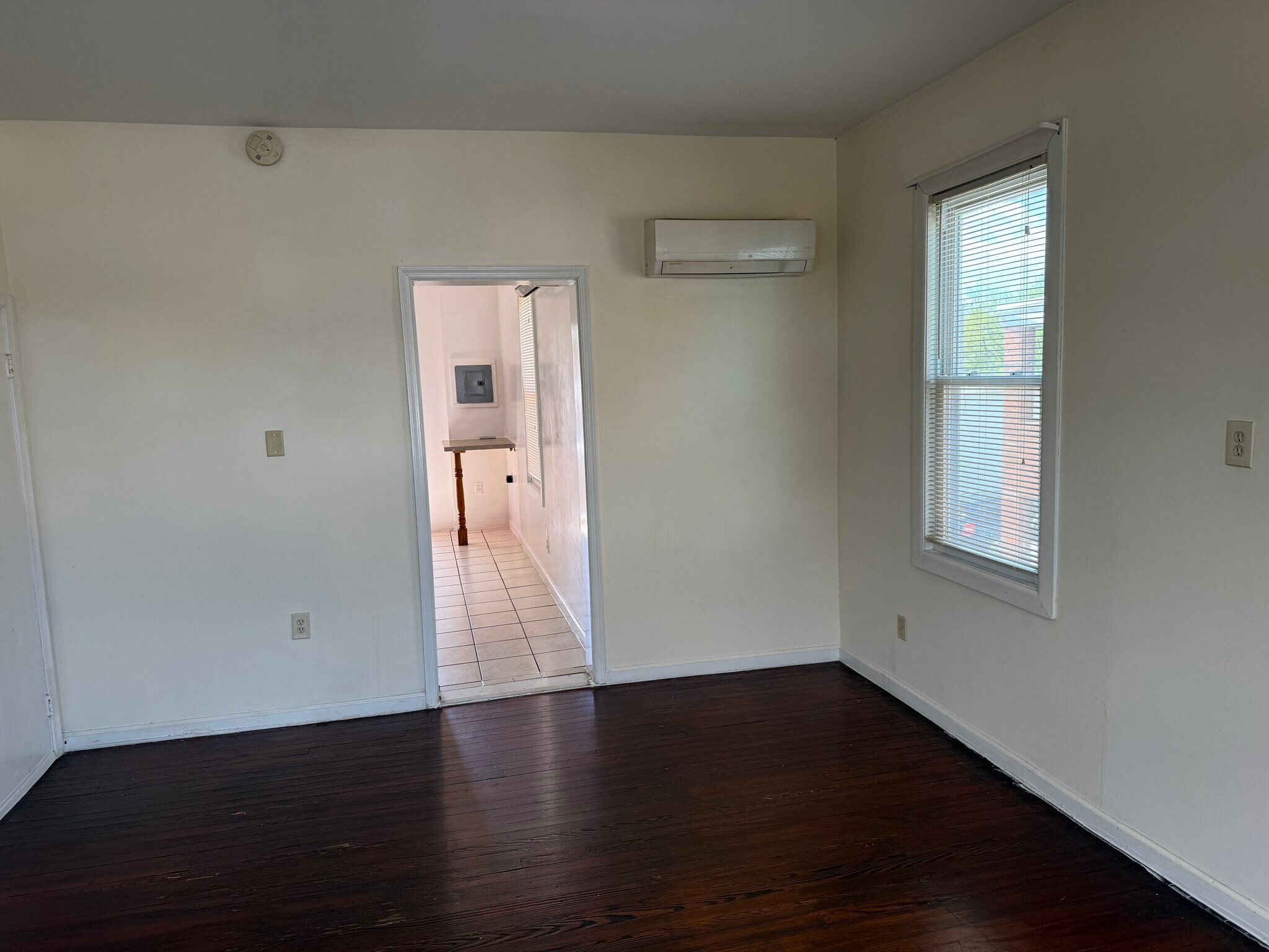 Building Photo - 3031 Hamilton Ave