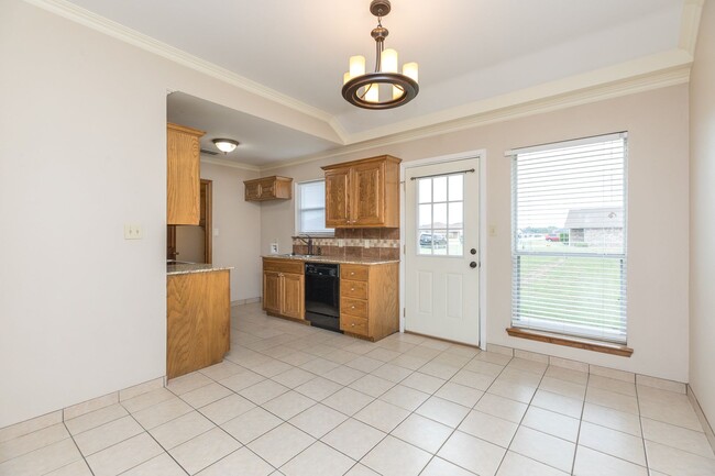 Building Photo - 12422/12424 CR 499