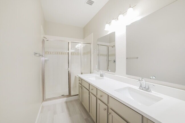 Building Photo - 10240 W Chipman Rd