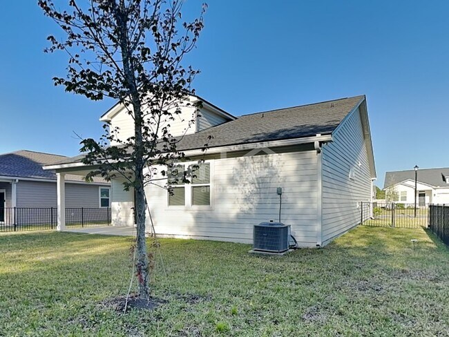 Building Photo - 5807 Hampton Creek Rd