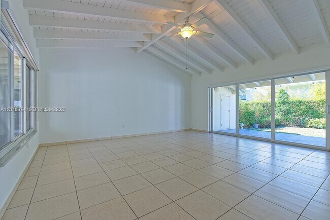 Building Photo - 5400 Orduna Dr