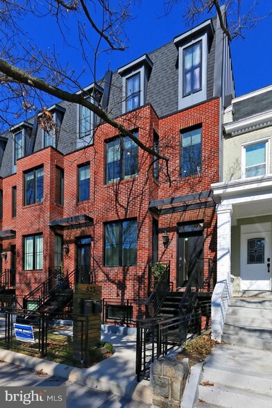 Building Photo - 523 Longfellow St NW