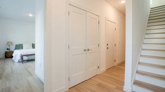 Building Photo - 1367 W 74th St