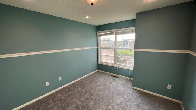 Building Photo - 7866 Old Carriage Ct