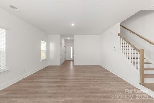 Building Photo - 2823 Coronet Way