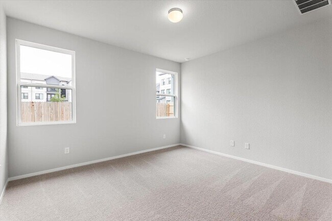 Building Photo - 13300 Riding Dr