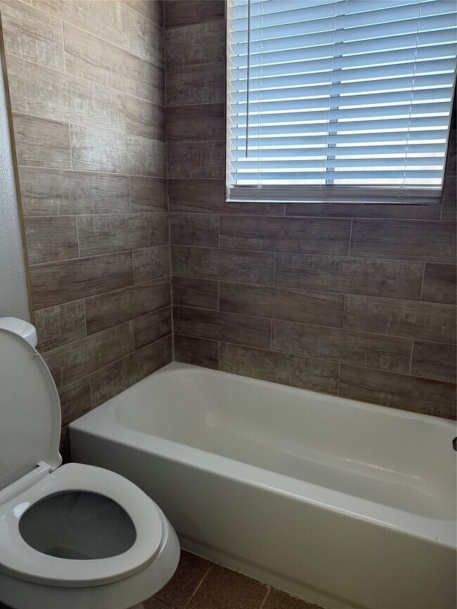 Building Photo - 6573 S Briar Bayou Dr