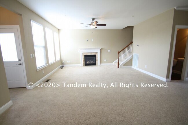 Building Photo - Franklin Home 3 bed 2.5 Baths