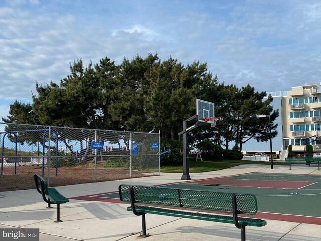 Building Photo - 5708 Park Blvd