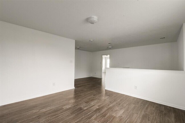 Building Photo - 834 Sweet Flower Dr